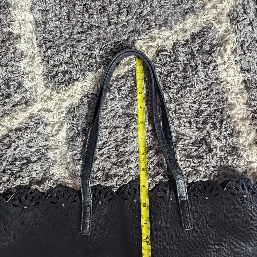 Large Black Over The Shoulder Tote Bag With Scalloped Edging - Picture 4 of 9